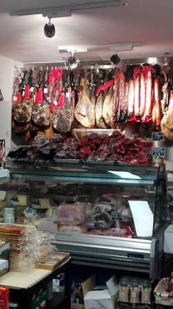 Fotografia tomada fuera de Alimentacion Martin - Tienda de delicatessen en Madrid, Madrid