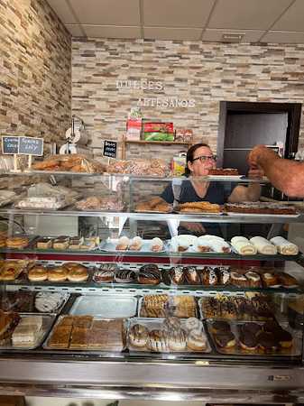 Fotografia tomada fuera de Confitería Zamudio - Panadería en Setenil de las Bodegas, Cádiz
