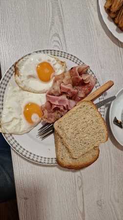 Fotografia tomada fuera de Confiteria-cafeteria Campeiras - Panadería en Valdoviño, A Coruña