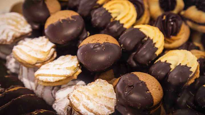 Fotografia tomada fuera de Confituras Goya/ AVENIDA GASTEIZ 78 - Tarta-denda en Vitoria-Gasteiz, Álava