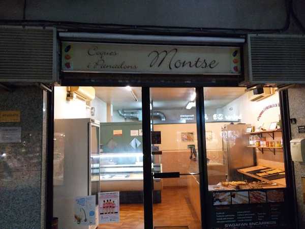 Fotografia tomada fuera de Coques i Panedons Montse - Forn de pa en Rubí, Barcelona