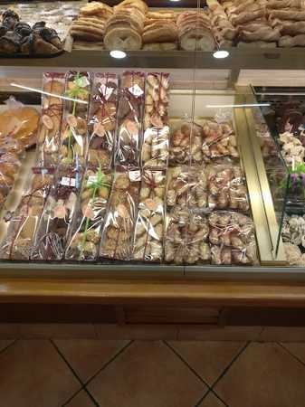 Fotografia tomada fuera de Corominas Forn de Pa i Pastisseria - Panadería en Palau-solità i Plegamans, Barcelona