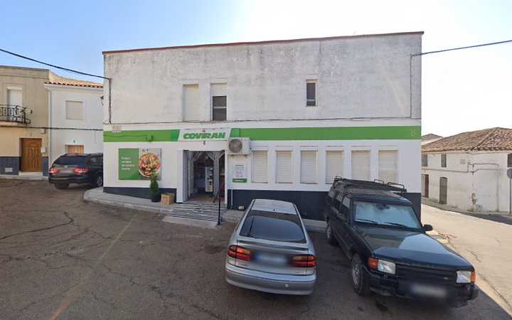 Fotografia tomada fuera de Coviran - Tienda de alimentación en San Pedro de Mérida, Badajoz