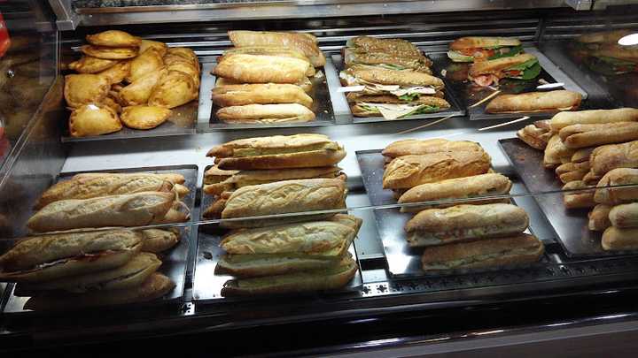 Fotografia tomada fuera de Cristina Confiteria Panaderia - Panadería en Albacete, Albacete