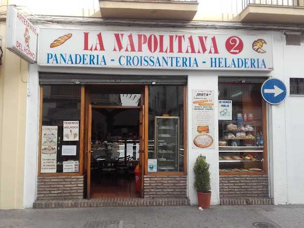 Fotografia tomada fuera de Croissantería La Napolitana - Panadería en Córdoba, Córdoba