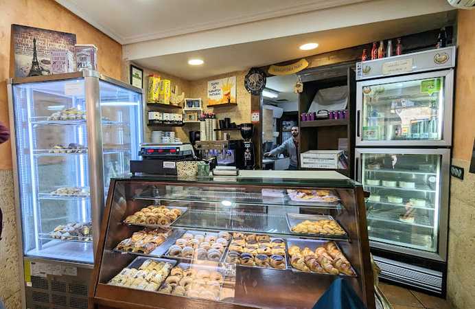 Fotografia tomada fuera de Croissantería París - cafeterías en Salamanca, Salamanca