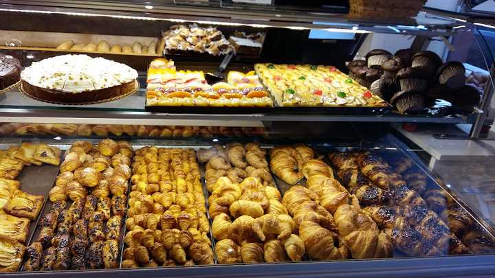 Fotografia tomada fuera de Croissanteria Quintana - Panadería en Alicante, Alicante