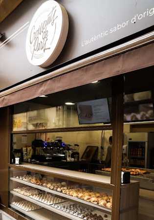Fotografia tomada fuera de Croissants de Paris - Panadería en Terrassa, Barcelona