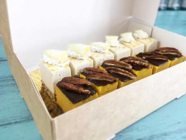 Fotografia tomada fuera de Cucos Origens Repostería Saludable - Pastelería en N, Barcelona