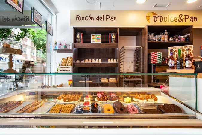 Fotografia tomada fuera de D'Dulce&Pan - Cafetería en Granada, Granada