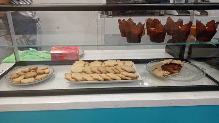 Fotografia tomada fuera de De Narcisa - Pastelería en Torrelavega, Cantabria