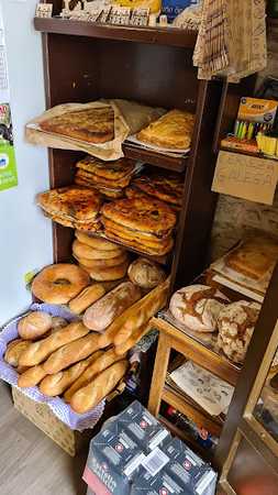 Fotografia tomada fuera de Delicatessen Merce - Tienda de alimentación en Mondoñedo, Lugo