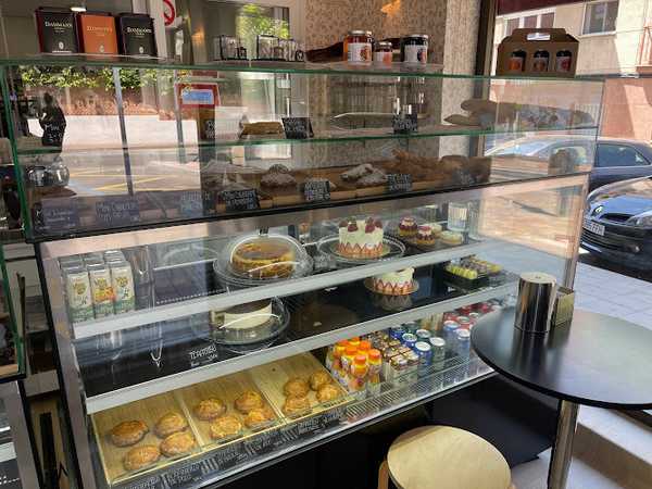 Fotografia tomada fuera de Delices by Danielle Liu - Pastelería francesa en Pozuelo de Alarcón, Madrid