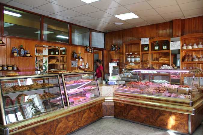 Fotografia tomada fuera de Delicias Gredos S.L. - Pastelería en Arenas de San Pedro, Ávila