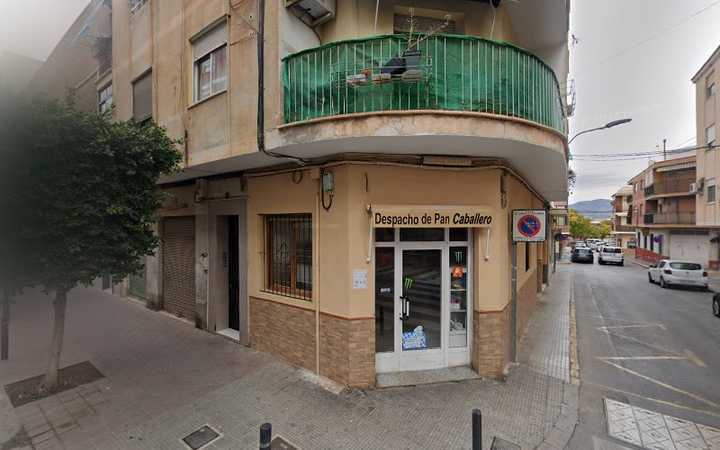 Fotografia tomada fuera de Despacho de pan Caballero - Panadería en Aspe, Alicante