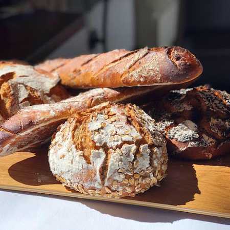 Fotografia tomada fuera de DESPELTA - Harinas Ecológicas y Alimentos Bio - Tienda de alimentos naturales en Palazuelos, Guadalajara