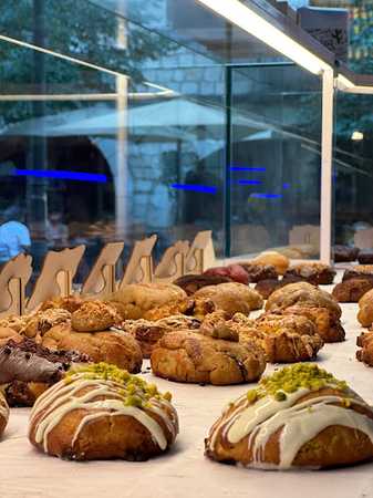 Fotografia tomada fuera de DESVÁN BAKERY - Pastelería en Girona, Girona