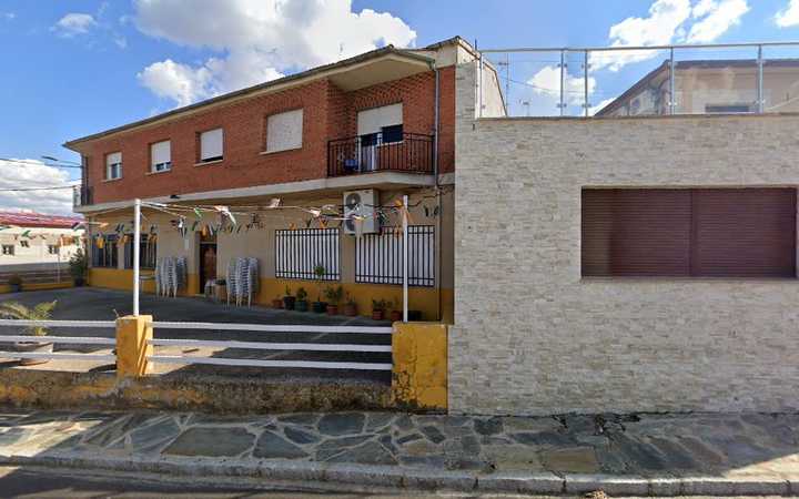 Fotografia tomada fuera de Disco pub El Parque - bares en Valdelacasa de Tajo, Cáceres