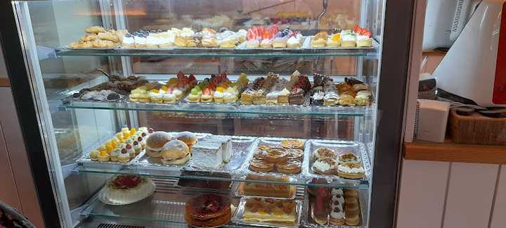 Fotografia tomada fuera de Do Pincho ~ Panadería & Docería (Carral) - Panadería en Carral, A Coruña