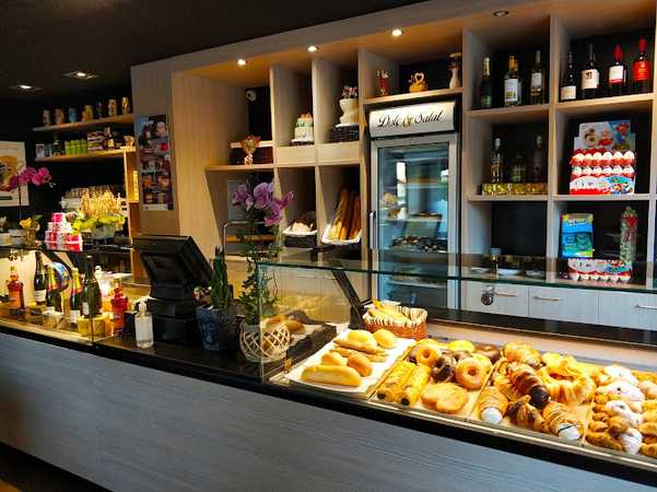 Fotografia tomada fuera de DOLÇ & SALAT Degustacio - cafeterías en Igualada, Barcelona