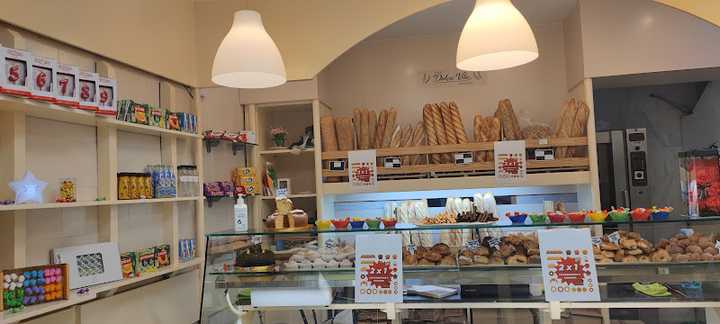 Fotografia tomada fuera de Dolça Vita - Panadería en Badalona, Barcelona