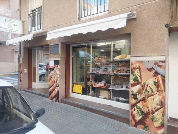Fotografia tomada fuera de Dolsa panaderia - Panadería en Elche, Alicante