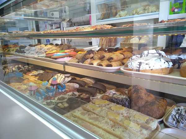 Fotografia tomada fuera de Don Croissant - Pastelería en Almería, Almería
