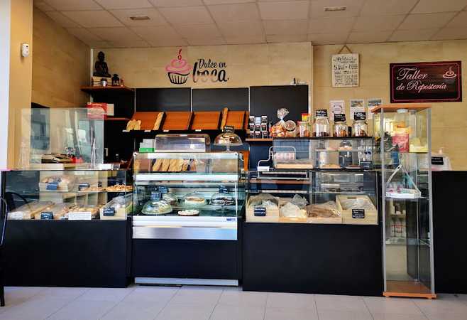 Fotografia tomada fuera de Dulce en Boca - Pastelería en Calahorra, La Rioja