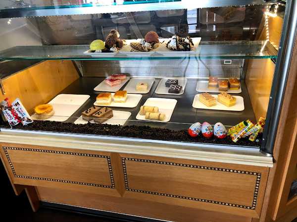 Fotografia tomada fuera de Dulce Tentación - Pastelería en Arroyo de la Luz, Cáceres