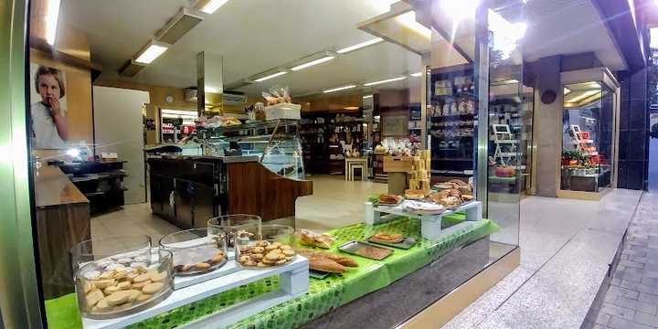 Fotografia tomada fuera de Alvero Pastisseria - Pastelería en Caldes de Montbui, Barcelona