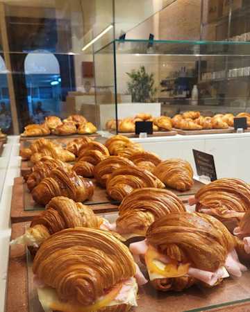 Fotografia tomada fuera de EBOS Obradoiro Doce - Pastelaría especializada en tortas en Vilalba, Lugo