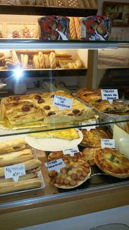 Fotografia tomada fuera de Ecuapan - Panadería en Sant Adrià de Besòs, Barcelona