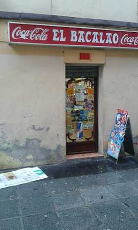 Fotografia tomada fuera de El Bacalao - Tienda de golosinas en transversal, Gipuzkoa