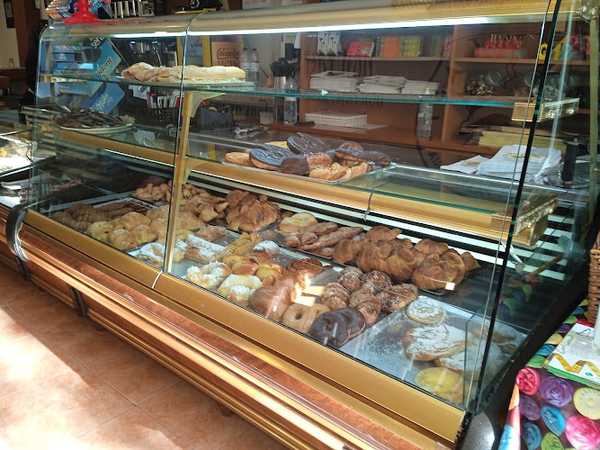 Fotografia tomada fuera de El Bon Tast - Pastelería en Igualada, Barcelona