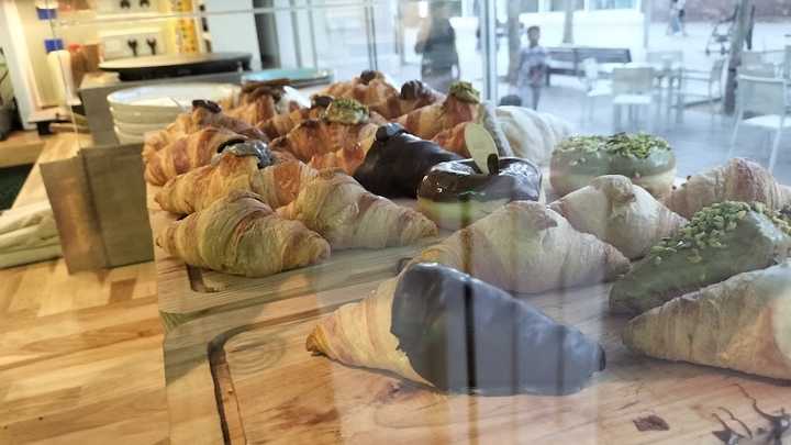 Fotografia tomada fuera de El Cafe de la Rambla - cafeterías en Gavà, Barcelona