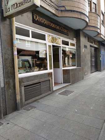 Fotografia tomada fuera de El Chuscu Y La Masera - Panadería en Langreo, Asturias