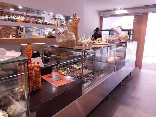 Fotografia tomada fuera de El Diamante - Pastelería en Ciutadella de Menorca, Baleares