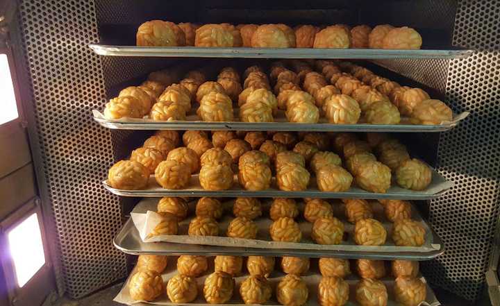 Fotografia tomada fuera de El Forn de l'Isaac - Panadería en Badalona, Barcelona