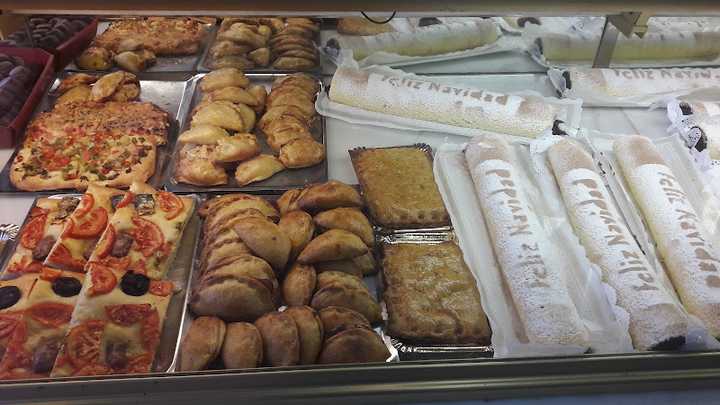 Fotografia tomada fuera de El forn de la mestra - Panadería en Mutxamel, Alicante