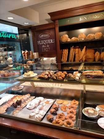Fotografia tomada fuera de El Fornet - cafeterías en Granollers, Barcelona