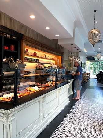 Fotografia tomada fuera de El Fornet - cafeterías en Barcelona, Barcelona