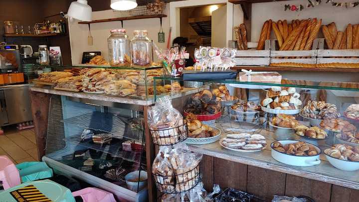 Fotografia tomada fuera de El Fornet d’en Jon - cafeterías en Pallejà, Barcelona