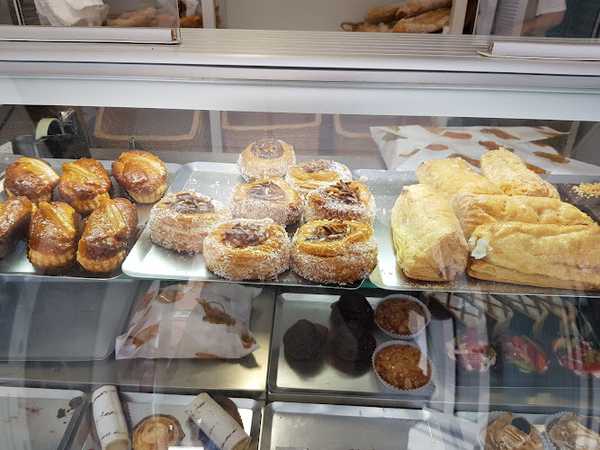 Fotografia tomada fuera de El Forno - Panadería en Candás, Asturias