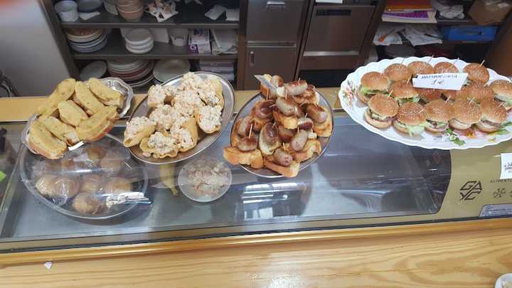 Fotografia tomada fuera de El Gallo Kiriko - bares en Narros del Castillo, Ávila