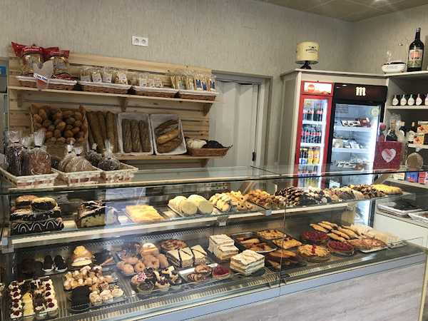 Fotografia tomada fuera de El horno de Delys - Tienda de delicatessen en El Escorial, Madrid