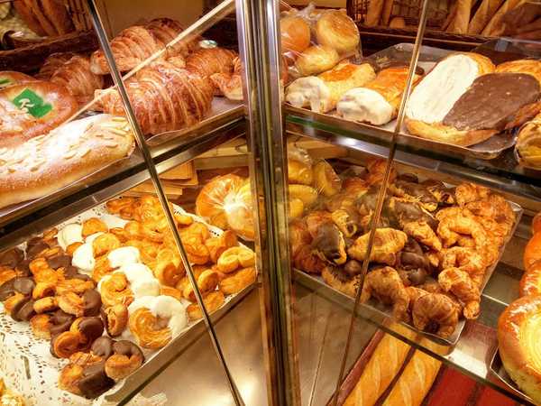 Fotografia tomada fuera de El horno Montbau, panaderos artesanos - Panaderos & Pasteleros Puig - Forn de pa en Barcelona, Barcelona