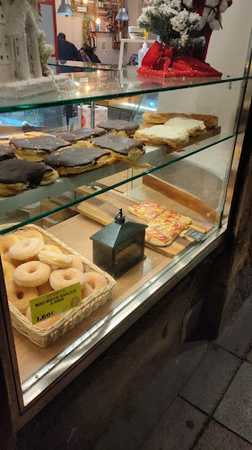 Fotografia tomada fuera de El Molí Pan y Café - Panadería en Castro-Urdiales, Cantabria