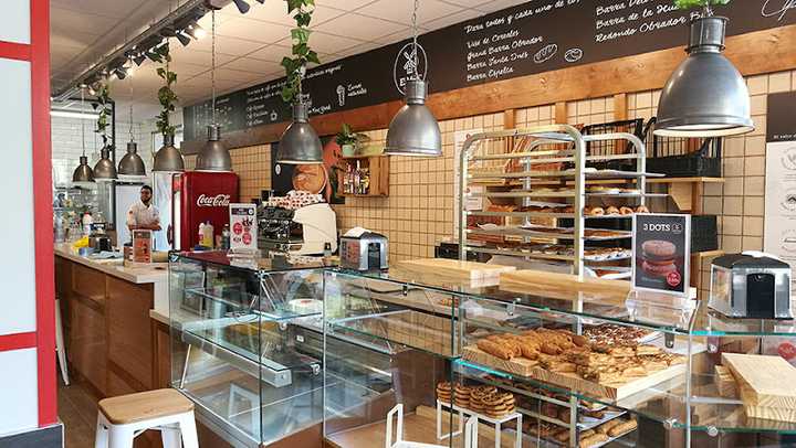 Fotografia tomada fuera de El Molí Pan y Café - Benalua - Panadería en Alicante, Alicante