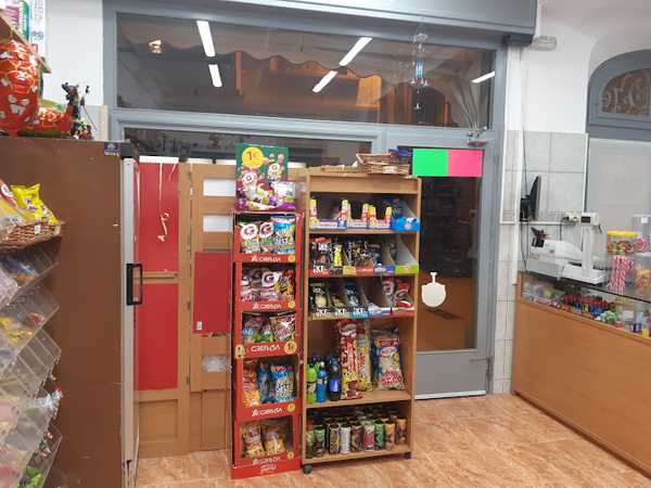 Fotografia tomada fuera de El Mon De Les Xuxes - Tienda de golosinas en Guissona, Lleida