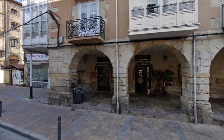 Fotografia tomada fuera de Ana Mari - Tienda de golosinas en Reinosa, Cantabria